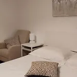 Zoe